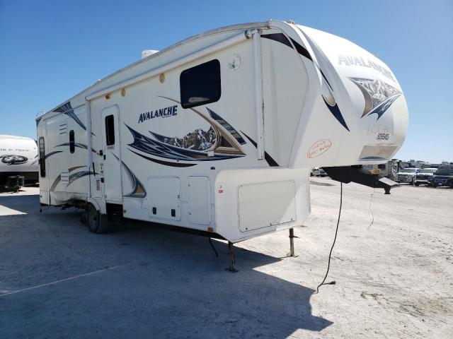 4YDF29025BE760115 - 2011 KEYSTONE AVALANCHE თეთრი ფოტო 1