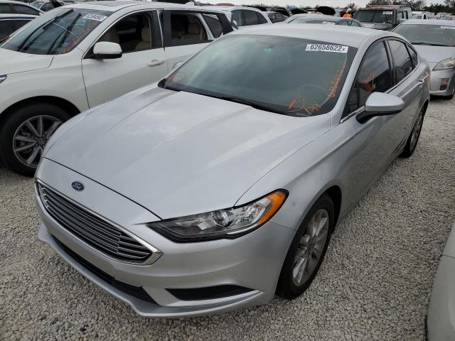 3FA6P0HDXHR380057 - 2017 FORD FUSION SE SILVER photo 2