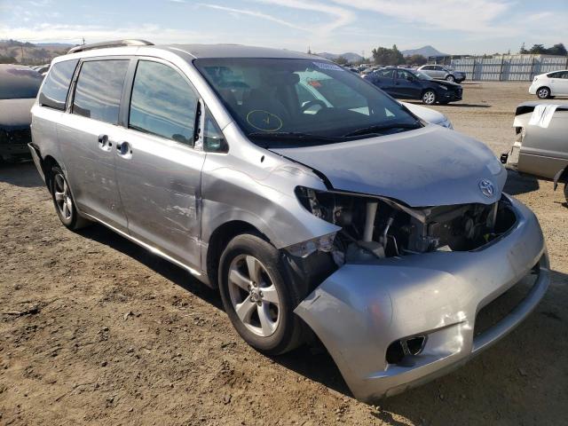 5TDKK3DC8BS018268 - 2011 TOYOTA SIENNA LE SILVER photo 9