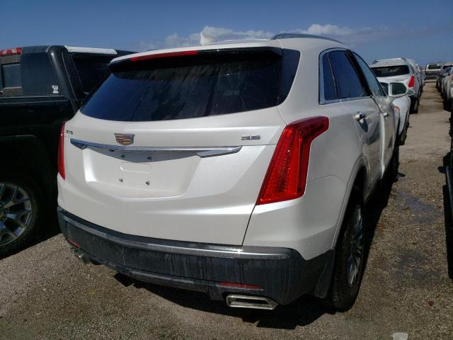 1GYKNCRS2JZ213667 - 2018 CADILLAC XT5 LUXURY WHITE photo 4