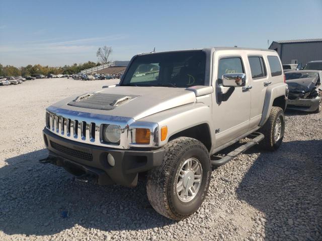 5GTDN136568261653 - 2006 HUMMER H3 SILVER photo 2