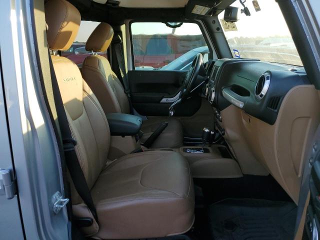 1C4HJWEG3HL755159 - 2017 JEEP WRANGLER U ვერცხლისფერი ფოტო 5