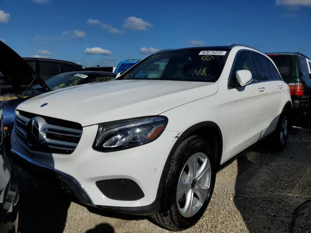 WDC0G4JB1JV056014 - 2018 MERCEDES-BENZ GLC 300 WHITE photo 2