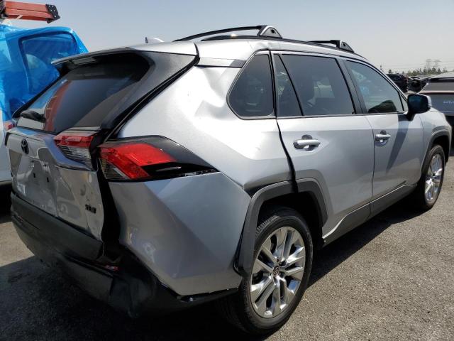 2T3C1RFV8MW181318 - 2021 TOYOTA RAV4 XLE P SILVER photo 4