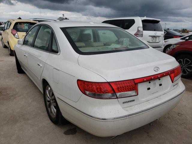 KMHFC46F98A256501 - 2008 HYUNDAI AZERA SE WHITE photo 3