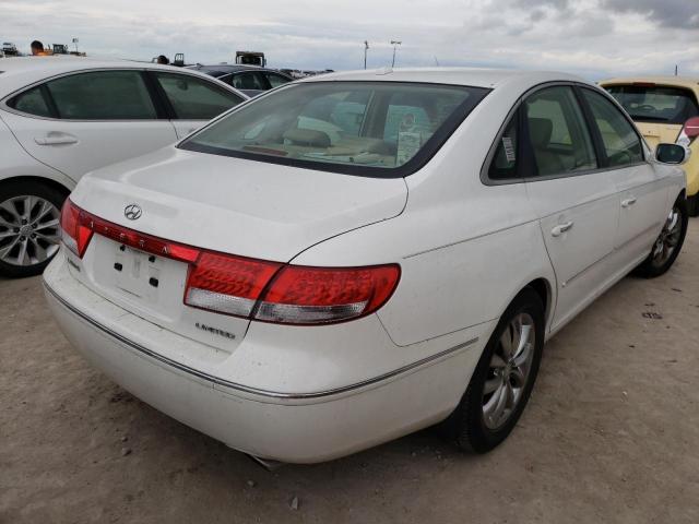 KMHFC46F98A256501 - 2008 HYUNDAI AZERA SE WHITE photo 4