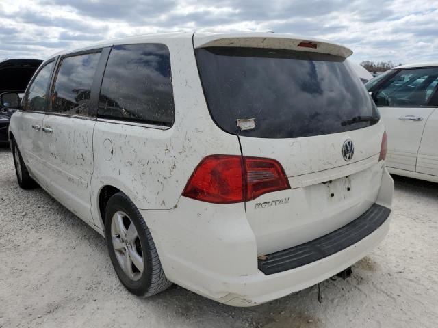 2V4RW3D15AR295829 - 2010 VOLKSWAGEN ROUTAN SE WHITE photo 3