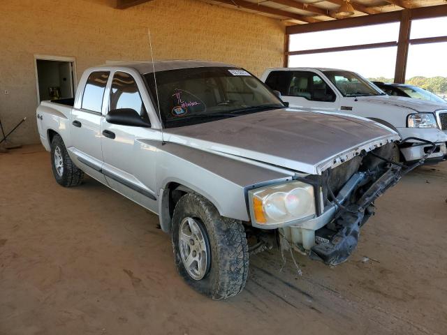 1D7HW48N95S366064 - 2005 DODGE DAKOTA QUA SILVER photo 1