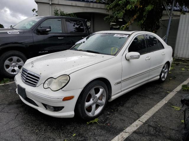 WDBRF64J25F682149 - 2005 MERCEDES-BENZ C 320 WHITE photo 2