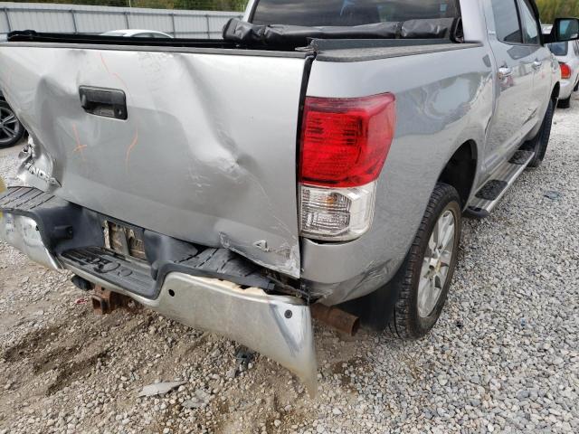 5TFHY5F16CX252081 - 2012 TOYOTA TUNDRA CRE SILVER photo 10