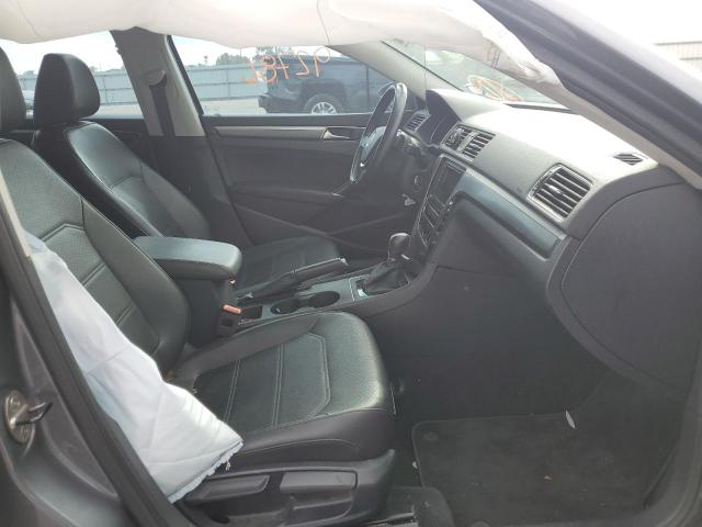 1VWDT7A32HC039111 - 2017 VOLKSWAGEN PASSAT R-L GRAY photo 5
