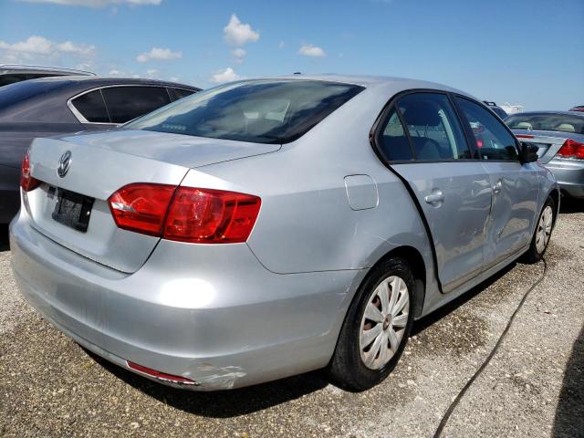 3VW2K7AJ4DM294506 - 2013 VOLKSWAGEN JETTA BASE SILVER photo 4