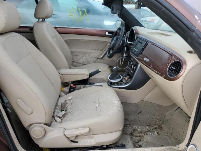 3VW517AT3HM809132 - 2017 VOLKSWAGEN BEETLE S/S 棕色 照片 5