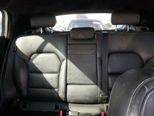 SJKCH5CR8JA057200 - 2018 INFINITI QX30 BASE WHITE photo 10