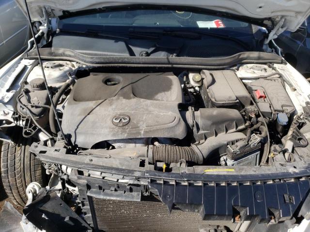 SJKCH5CR8JA057200 - 2018 INFINITI QX30 BASE WHITE photo 12