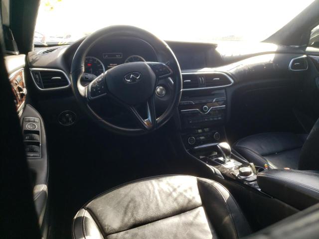 SJKCH5CR8JA057200 - 2018 INFINITI QX30 BASE WHITE photo 8