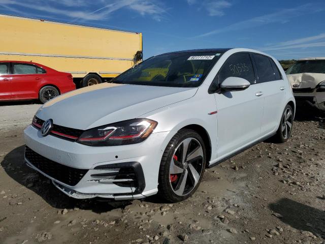 3VW447AU0JM282250 - 2018 VOLKSWAGEN GTI S/SE WHITE photo 2