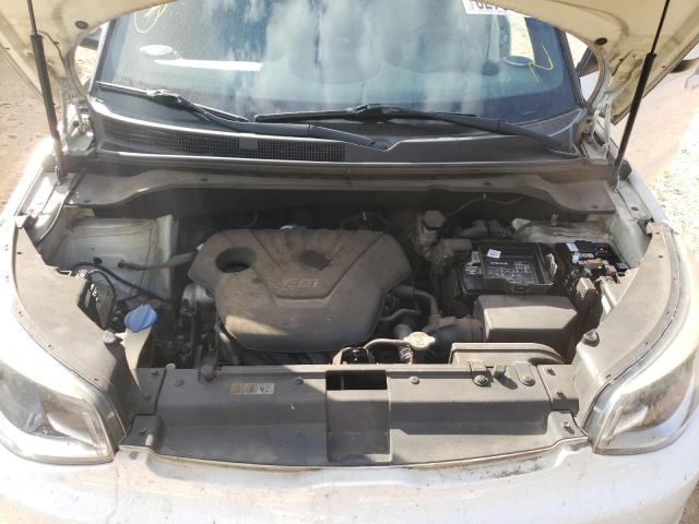 KNDJN2A26E7740202 - 2014 KIA SOUL WHITE photo 7