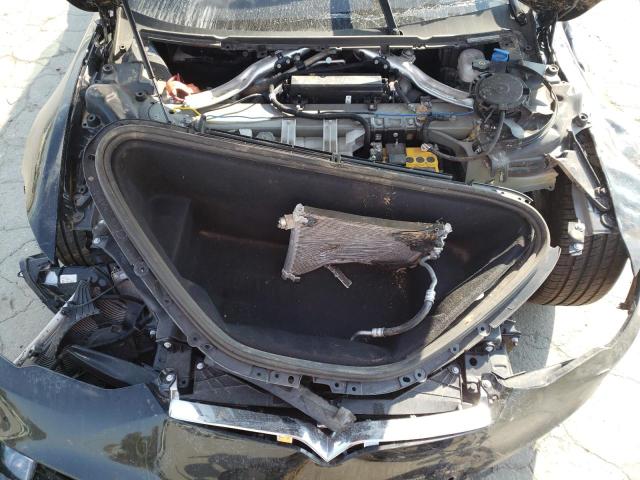 5YJSA1E27JF245564 - 2018 TESLA MODEL S Սև լուսանկար 7