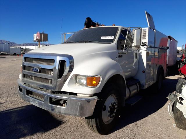 3FRXF7FC2FV527693 - 2015 FORD F750 SUPER WHITE photo 2