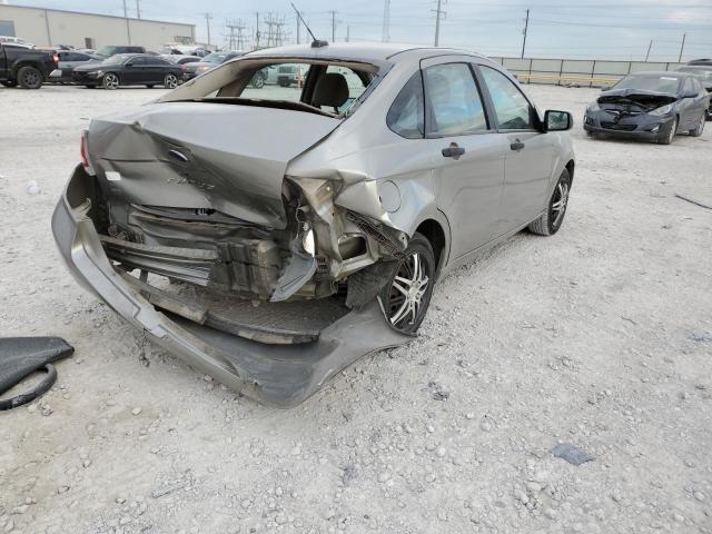 1FAHP34N38W176738 - 2008 FORD FOCUS S/SE SILVER photo 4