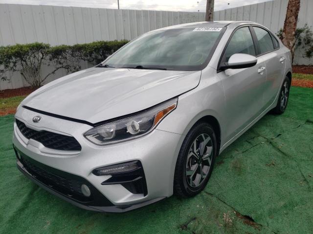 3KPF24AD0KE018022 - 2019 KIA FORTE FE SILVER photo 2