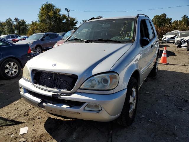 4JGAB54E43A376017 - 2003 MERCEDES-BENZ ML 320 SILVER photo 2