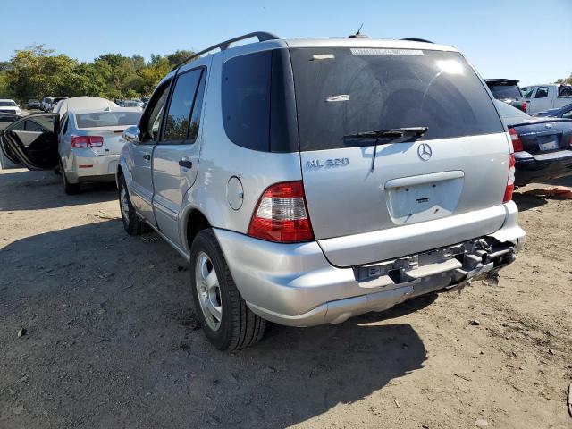 4JGAB54E43A376017 - 2003 MERCEDES-BENZ ML 320 SILVER photo 3