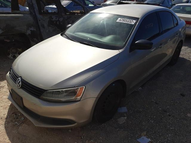 3VW2K7AJ8DM242716 - 2013 VOLKSWAGEN JETTA BASE 金色 照片 2