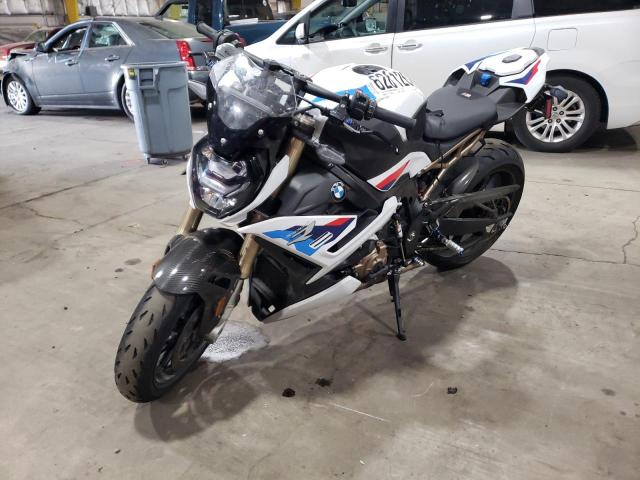 WB10E5307N6F28309 - 2022 BMW S 1000 R WHITE photo 2