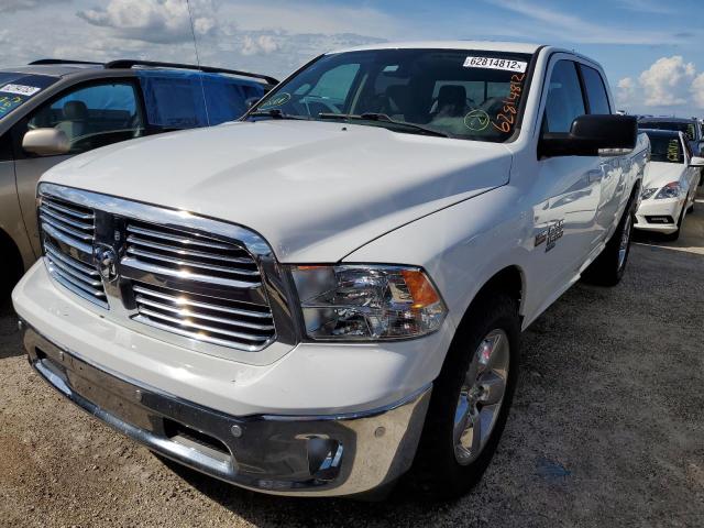 1C6RR7LT7KS524420 - 2019 RAM 1500 CLASS WHITE photo 2