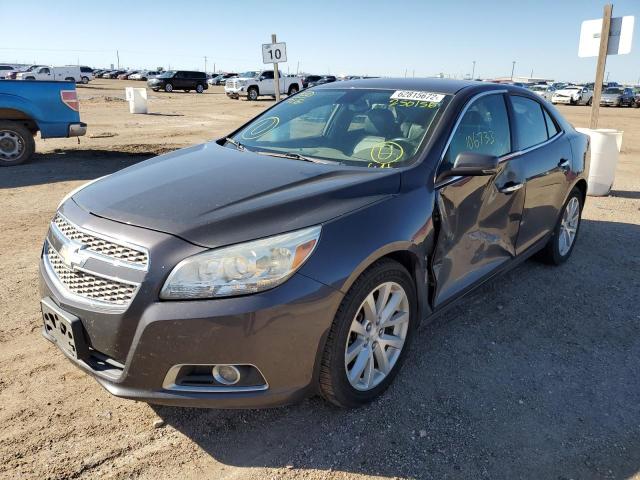 1G11H5SA2DF250156 - 2013 CHEVROLET MALIBU LTZ ნაცრისფერი ფოტო 2