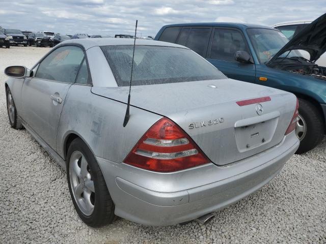 WDBKK65F21F225939 - 2001 MERCEDES-BENZ SLK 320 SILVER photo 3