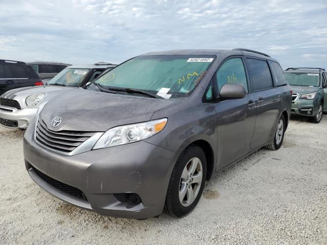 5TDKK3DC4FS594347 - 2015 TOYOTA SIENNA LE GRAY photo 2