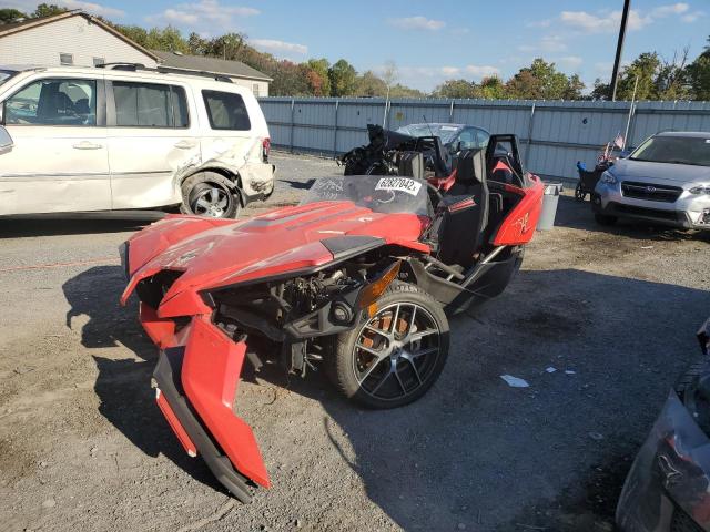 57XAAPFA3G7113962 - 2016 POLARIS SLINGSHOT RED photo 2