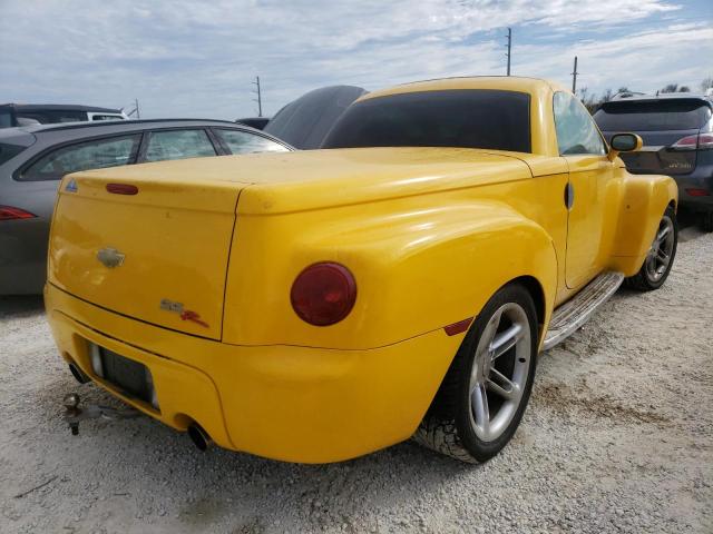 1GCES14P14B105878 - 2004 CHEVROLET SSR 黄色 照片 4