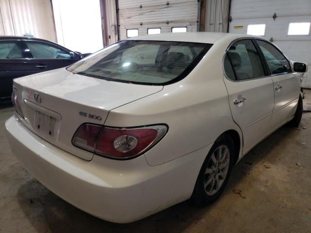 JTHBF30G520034877 - 2002 LEXUS ES 300 WHITE photo 4