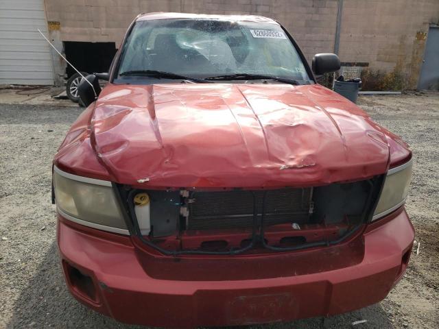 1D7HW38K28S585176 - 2008 DODGE DAKOTA SXT RED photo 9