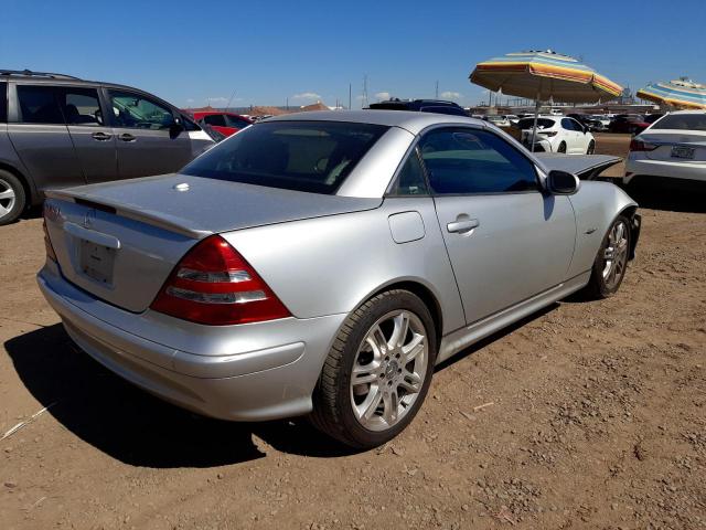 WDBKK65F14F301848 - 2004 MERCEDES-BENZ SLK 320 SILVER photo 4