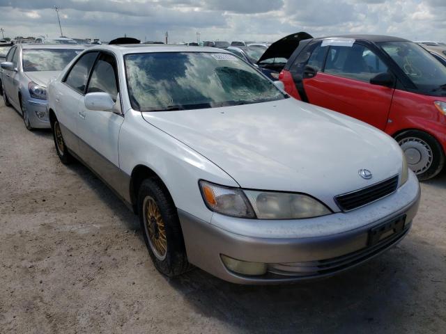 JT8BF28G8W5015649 - 1998 LEXUS ES 300 WHITE photo 1