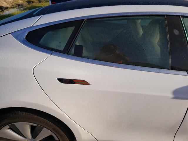 5YJSA1E27LF413156 - 2020 TESLA MODEL S Blanco foto 6