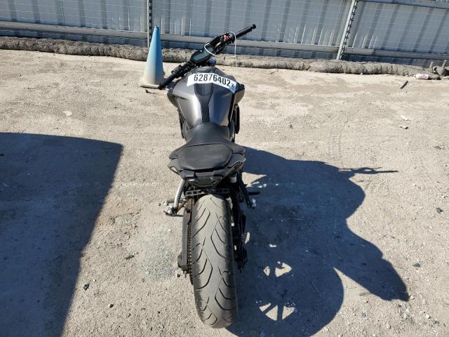 JYARM27Y8JA000399 - 2018 YAMAHA MT07 C GRAY photo 4