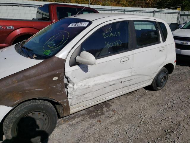 KL1TD66677B726749 - 2007 CHEVROLET AVEO BASE WHITE photo 9