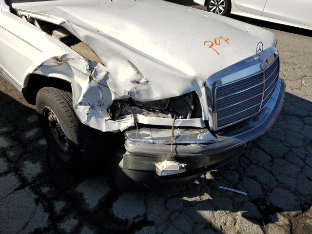 WDBCA32A3EA087121 - 1984 MERCEDES-BENZ 380 SE WHITE photo 9