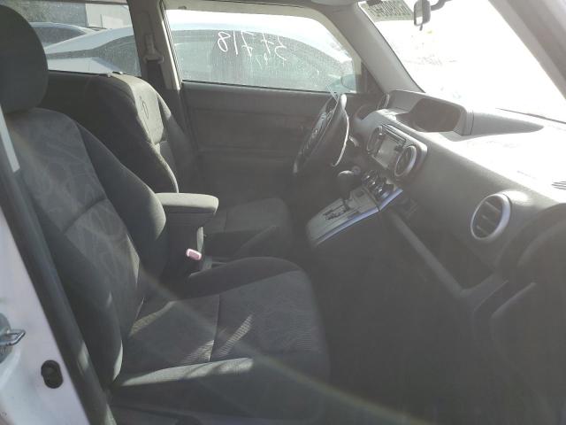 JTLZE4FE7DJ042706 - 2013 TOYOTA SCION XB თეთრი ფოტო 5