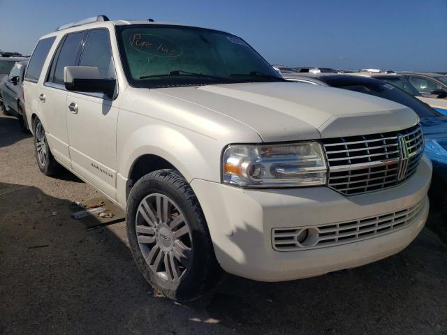 5LMFU27527LJ19519 - 2007 LINCOLN NAVIGATOR WHITE photo 1