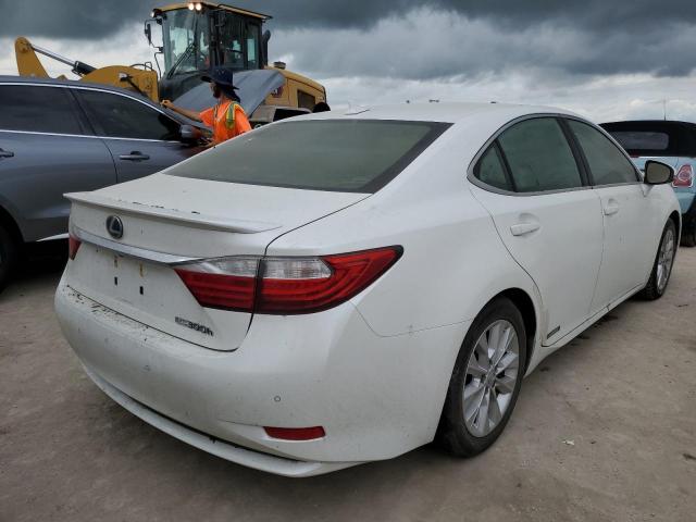 JTHBW1GG6D2028166 - 2013 LEXUS ES 300H WHITE photo 4