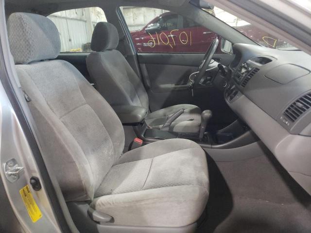 4T1BF30K24U079482 - 2004 TOYOTA CAMRY LE SILVER photo 5