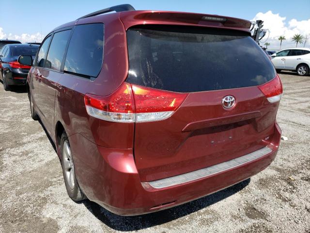 5TDKK3DC1BS002252 - 2011 TOYOTA SIENNA LE RED photo 3