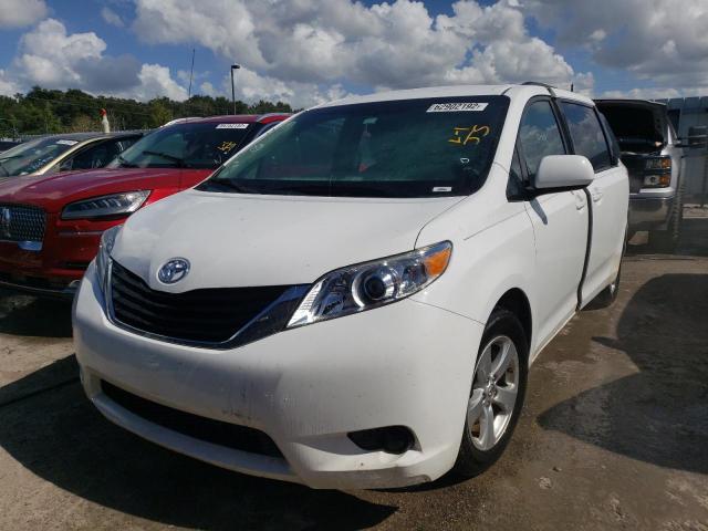 5TDKK3DC8DS294873 - 2013 TOYOTA SIENNA LE WHITE photo 2